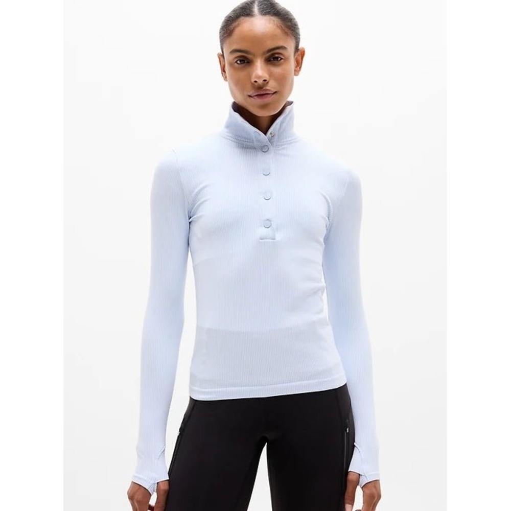 Athleta Flurry Seamless Henley Pullover Light Blue Ribbed Thumbhole Top Medium